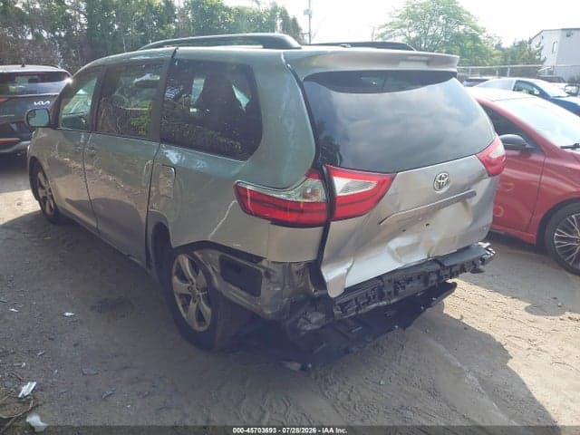 2017 TOYOTA SIENNA LE 8 PASSENGER 3