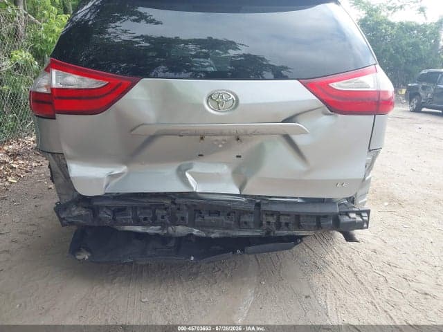 2017 TOYOTA SIENNA LE 8 PASSENGER 6