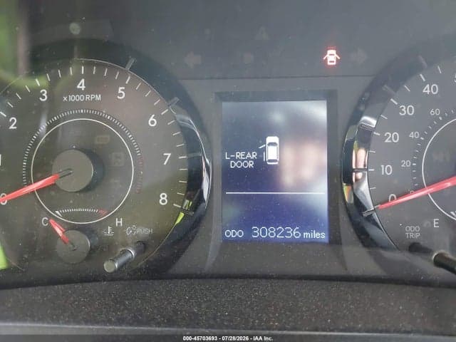 2017 TOYOTA SIENNA LE 8 PASSENGER 7