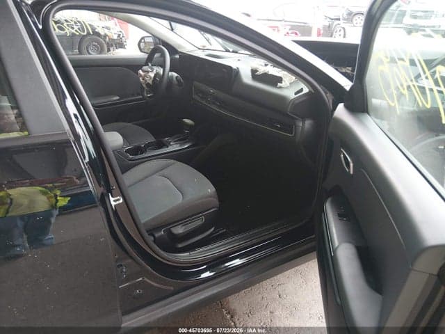 2025 KIA K4 LXS 5