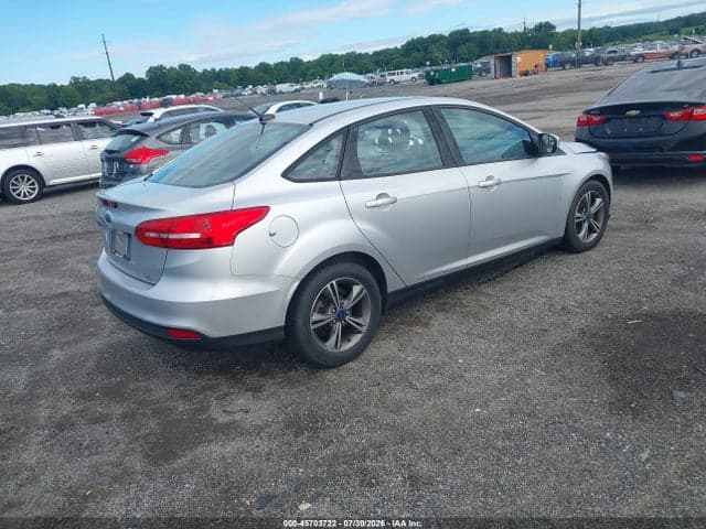 2017 FORD FOCUS SE 4