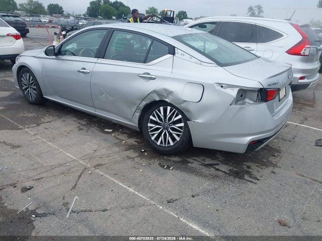 2023 NISSAN ALTIMA SV FWD 3