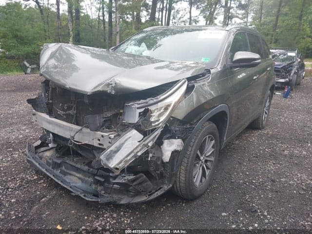 2017 TOYOTA HIGHLANDER XLE 2