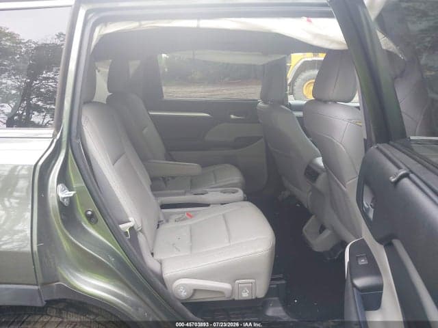 2017 TOYOTA HIGHLANDER XLE 8