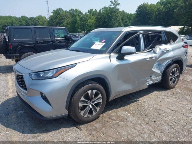 2020 TOYOTA HIGHLANDER XLE 2