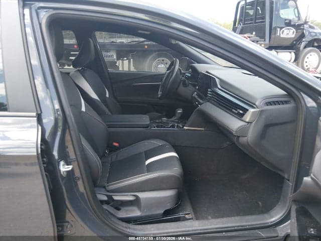 2025 TOYOTA CAMRY SE 5
