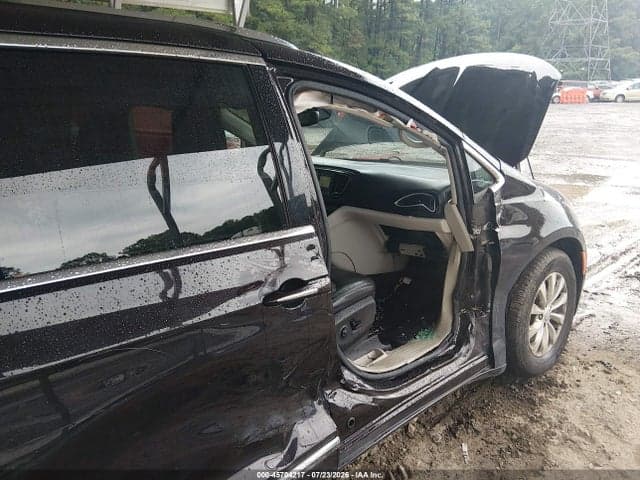 2018 CHRYSLER PACIFICA TOURING L PLUS 6