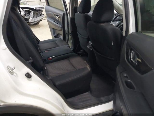 2017 NISSAN ROGUE SV 8