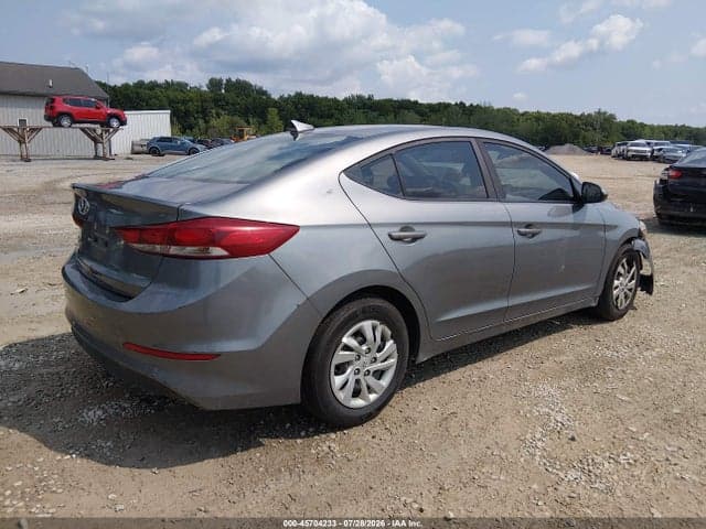 2017 HYUNDAI ELANTRA SE 4