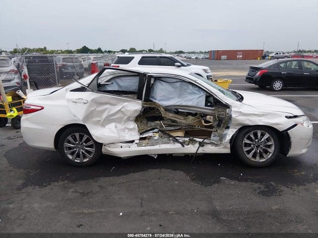 2017 TOYOTA CAMRY XLE 13