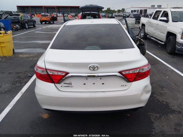 2017 TOYOTA CAMRY XLE 16