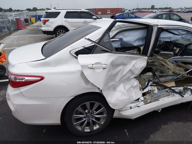 2017 TOYOTA CAMRY XLE 17