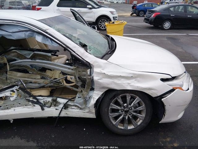 2017 TOYOTA CAMRY XLE 18