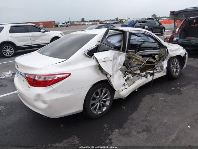 2017 TOYOTA CAMRY XLE 4