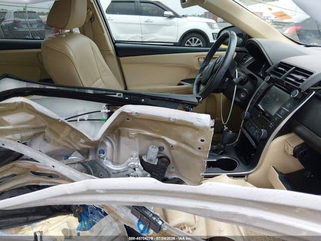 2017 TOYOTA CAMRY XLE 5