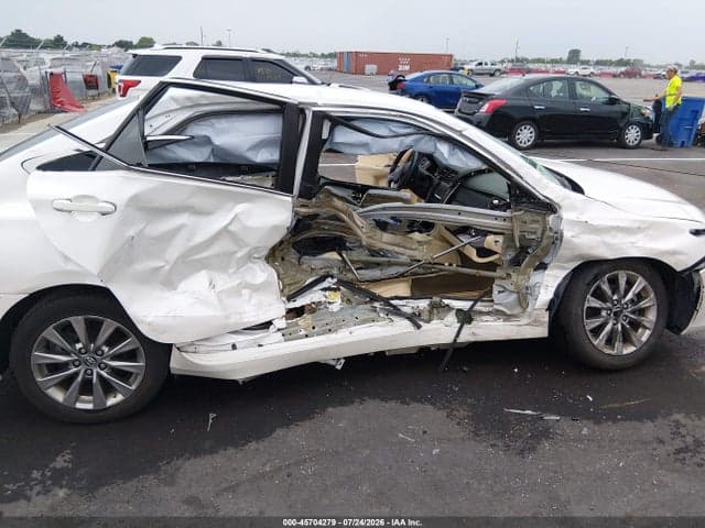 2017 TOYOTA CAMRY XLE 6