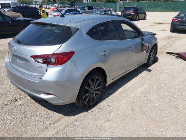 2018 MAZDA MAZDA3 TOURING 4