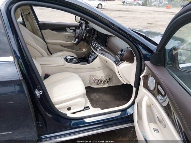 2017 MERCEDES-BENZ E 300 4MATIC 5