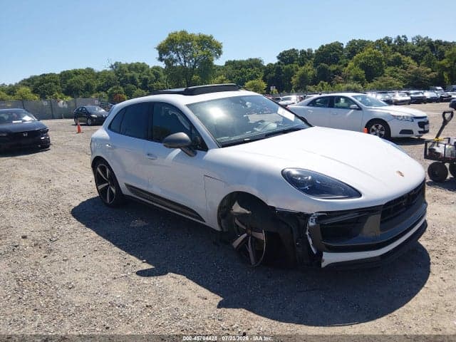 2024 PORSCHE MACAN T - 1