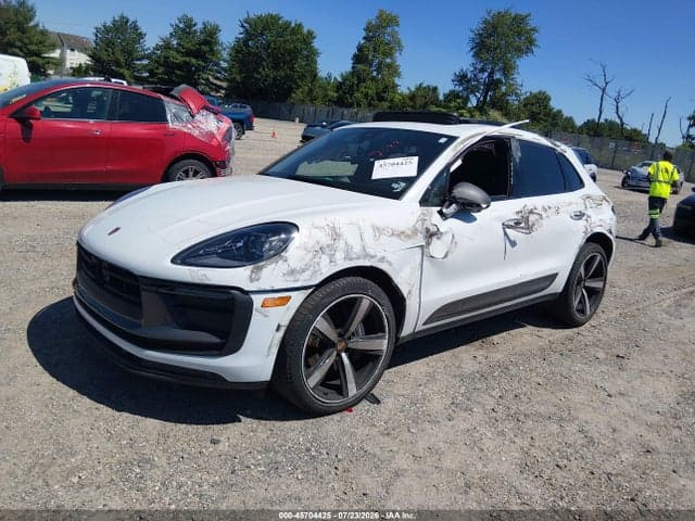2024 PORSCHE MACAN T 2