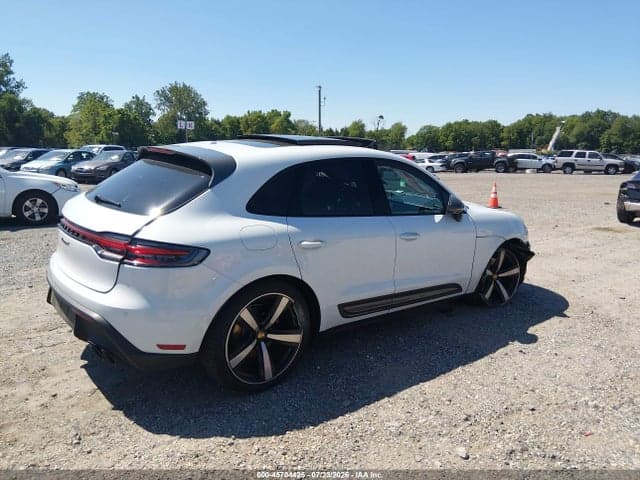 2024 PORSCHE MACAN T 4