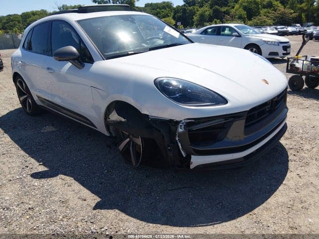 2024 PORSCHE MACAN T 6