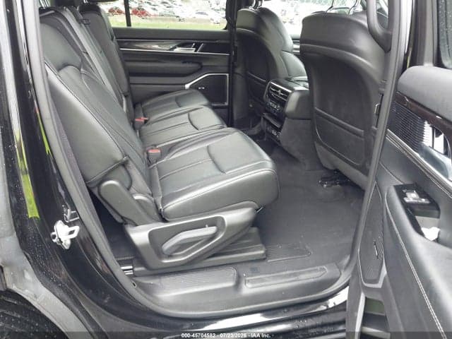 2024 JEEP WAGONEER SERIES I 4X2 8