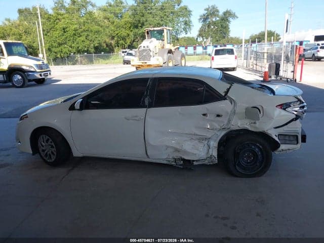 2018 TOYOTA COROLLA LE 15