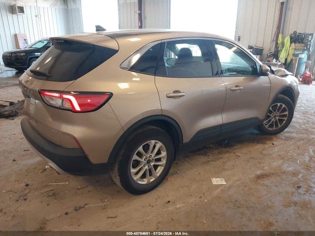 2021 FORD ESCAPE SE 4