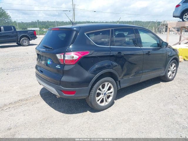 2017 FORD ESCAPE SE 4