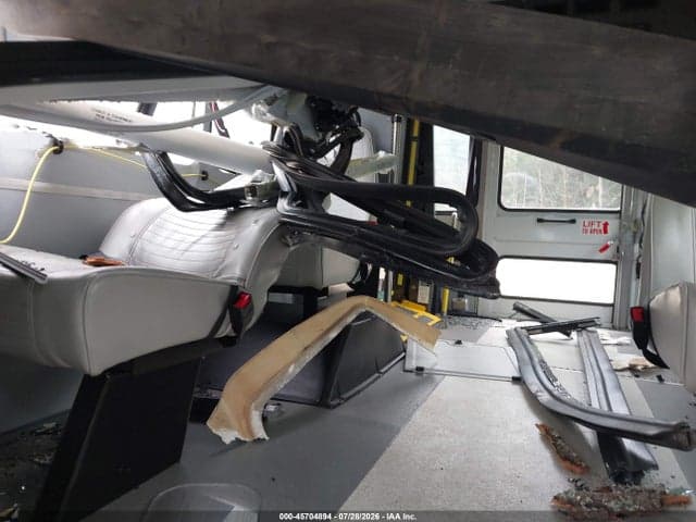 2022 FORD E-350 CUTAWAY 6