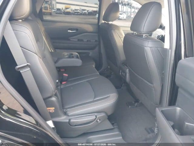 2026 NISSAN PATHFINDER SL 8
