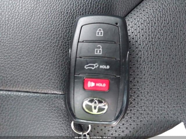2024 TOYOTA GRAND HIGHLANDER XLE 11
