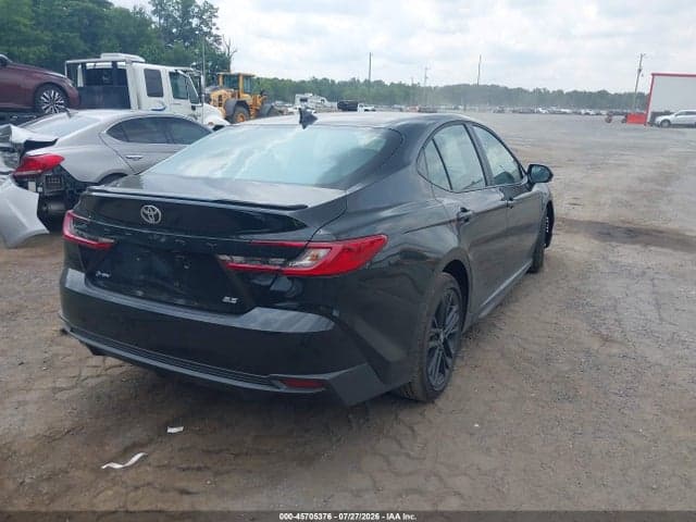 2026 TOYOTA CAMRY SE 4