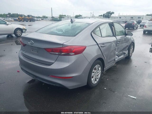 2017 HYUNDAI ELANTRA SE 4