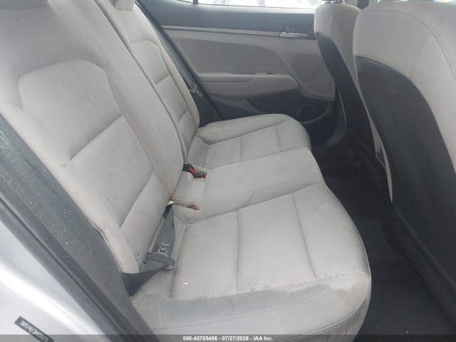 2017 HYUNDAI ELANTRA SE 8