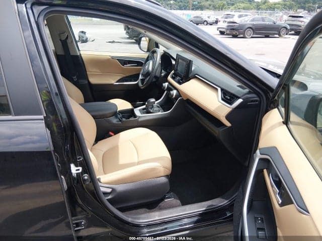 2021 TOYOTA RAV4 XLE PREMIUM 5