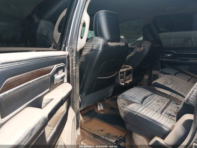 2022 RAM 3500 LARAMIE 4X4 8' BOX 7