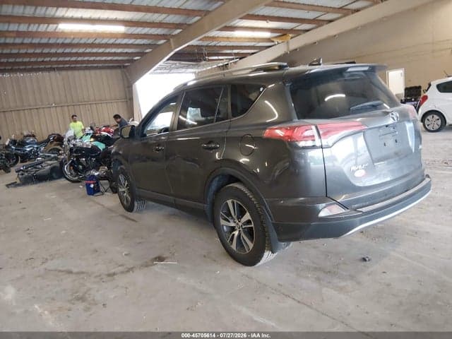 2018 TOYOTA RAV4 XLE 3