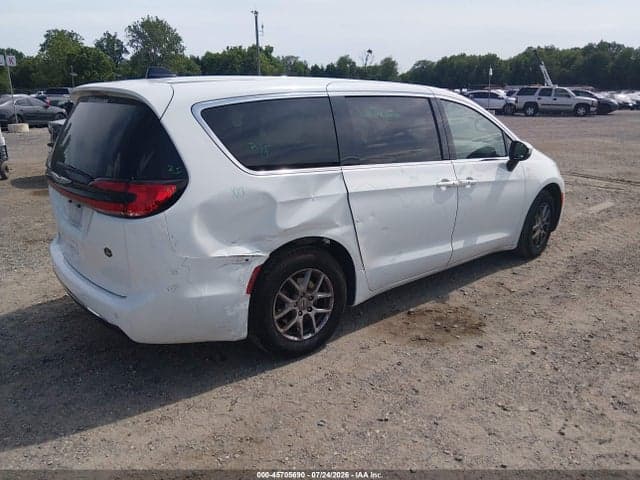 2023 CHRYSLER PACIFICA TOURING L 4