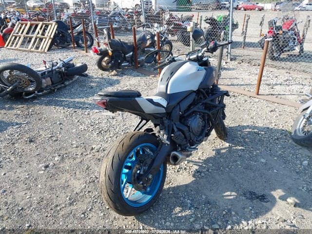 2025 YAMAHA MTN690 4