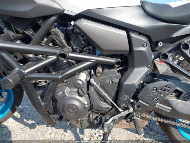 2025 YAMAHA MTN690 9