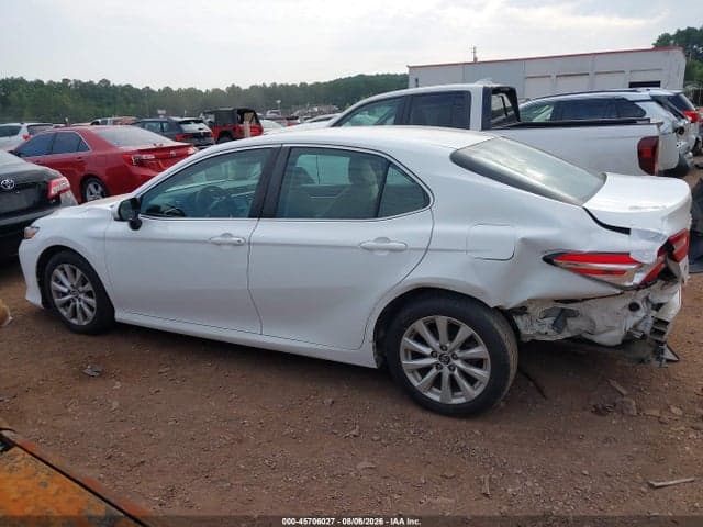 2018 TOYOTA CAMRY LE 15