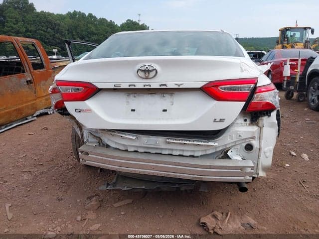 2018 TOYOTA CAMRY LE 6