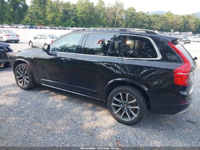2017 VOLVO XC90 T6 MOMENTUM 3