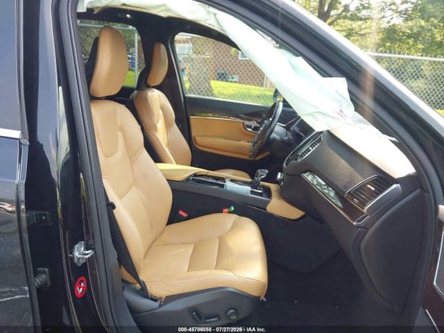 2017 VOLVO XC90 T6 MOMENTUM 5