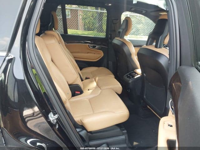 2017 VOLVO XC90 T6 MOMENTUM 8