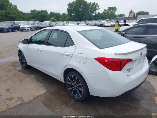 2017 TOYOTA COROLLA SE 3