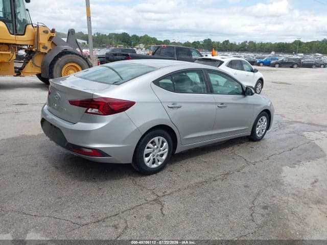 2020 HYUNDAI ELANTRA SE 4