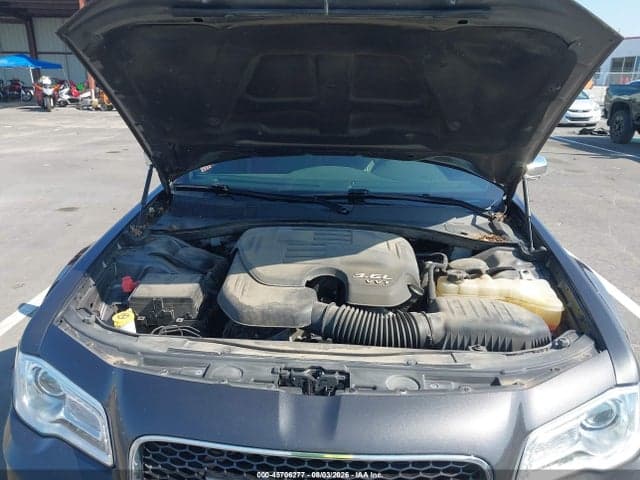 2019 CHRYSLER 300 LIMITED 11